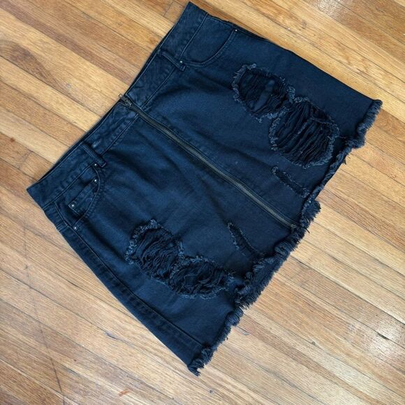 Forever 21 F21 Black Distressed Zip Front Mini Skirt - Picture 5 of 7